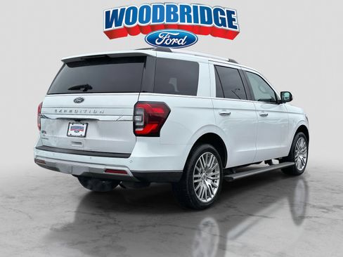 Used 2024 Ford Expedition Limited image 4