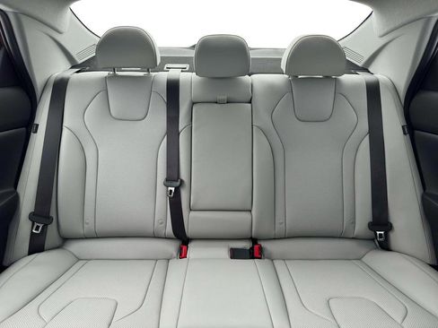 New 2026 Hyundai Elantra Limited image 16