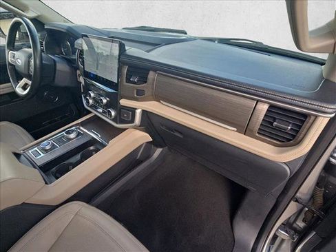 Used 2024 Ford Expedition Max Limited AWD/4WD image 24