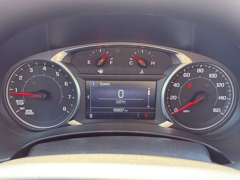 Used 2022 GMC Terrain SLE w/ Driver Convenience Package FWD image 11