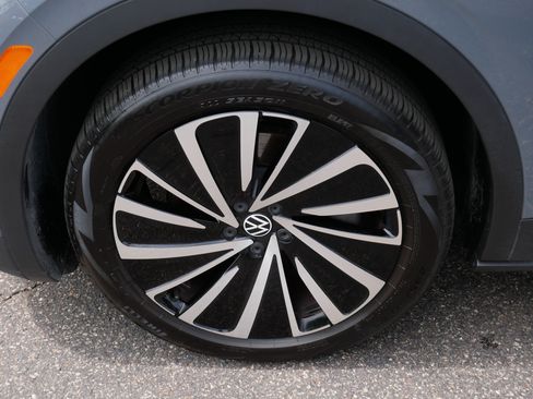 Used 2025 Volkswagen ID.4 Pro AWD/4WD image 15
