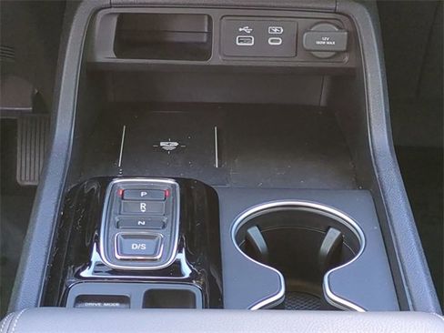 Used 2024 Honda Pilot Touring image 22