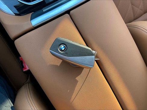 Used 2025 BMW X5 sDrive40i w/ Premium Package image 14