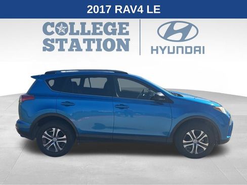 Used 2017 Toyota RAV4 LE image 2