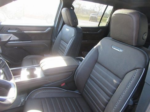 New 2026 GMC Acadia Denali Ultimate AWD/4WD image 13