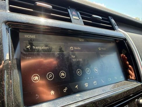 Used 2018 Land Rover Discovery HSE Luxury image 28