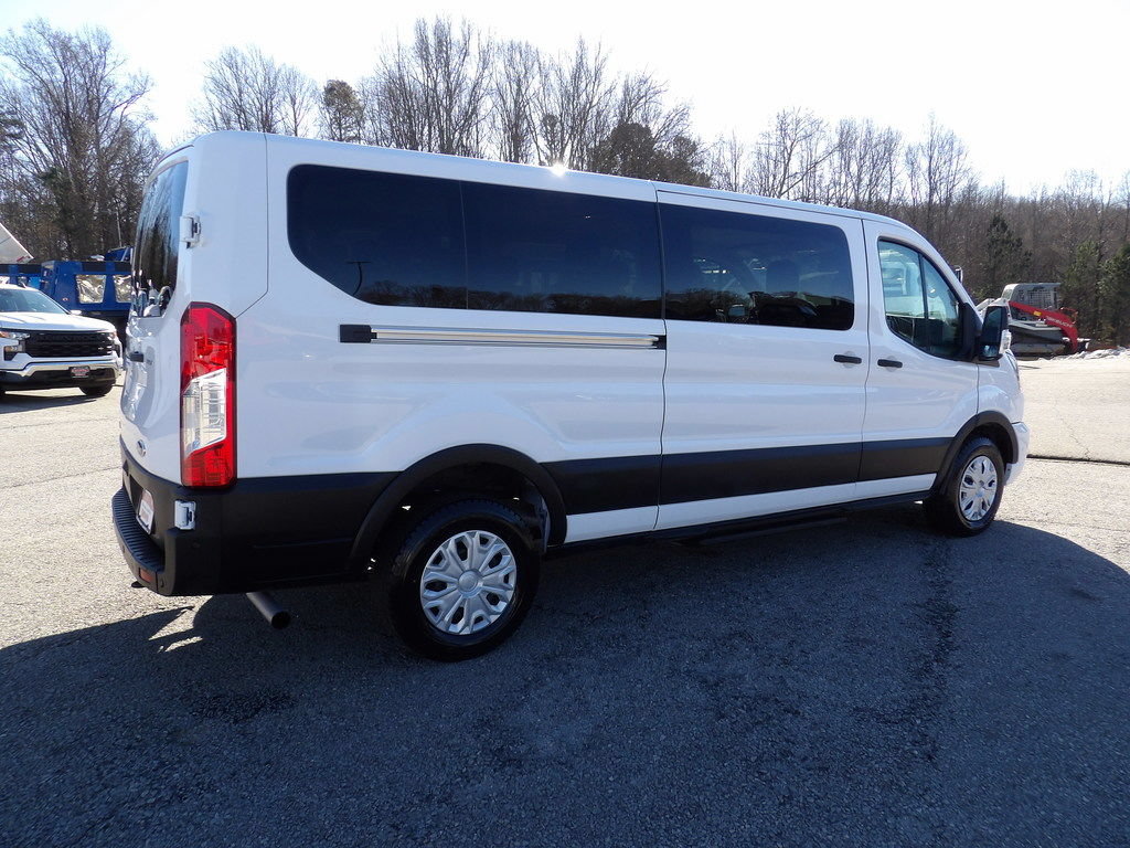 Used 2023 Ford Transit 350 XLT RWD image 8