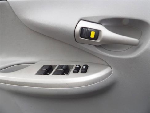 Used 2010 Toyota Corolla LE image 25