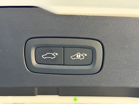 Used 2025 Volvo V60 B5 Cross Country Plus image 25