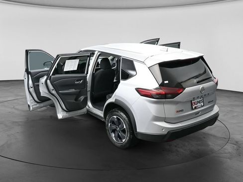 Used 2024 Nissan Rogue SV AWD/4WD image 67