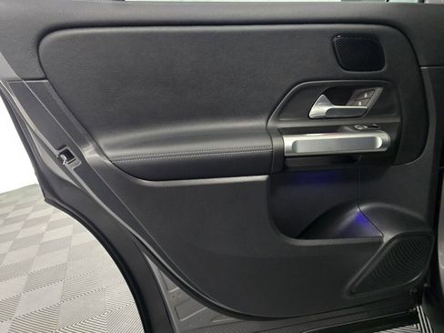 Used 2022 Mercedes-Benz EQB 350 4MATIC image 20