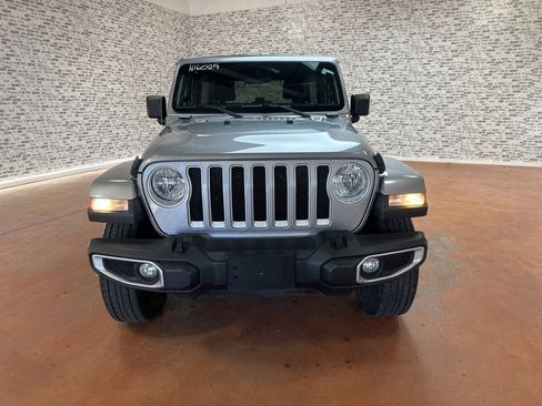 Used 2020 Jeep Wrangler Unlimited Sahara image 2