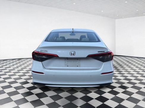 Used 2022 Honda Civic Touring image 5