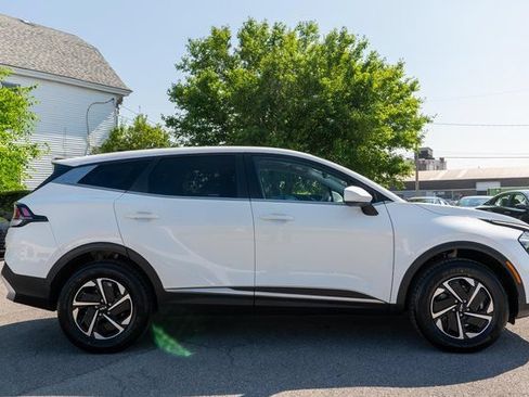Used 2023 Kia Sportage LX AWD/4WD image 5