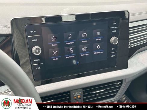 Used 2025 Volkswagen Jetta SE w/ Sunroof Package FWD image 25
