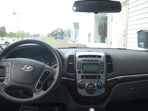 Used 2011 Hyundai Santa Fe GLS image 28