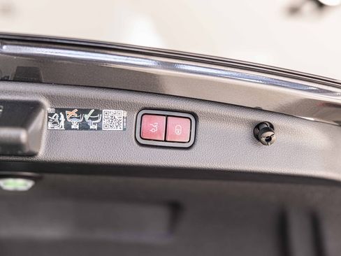 Used 2024 Mercedes-Benz C 63 AMG S image 18