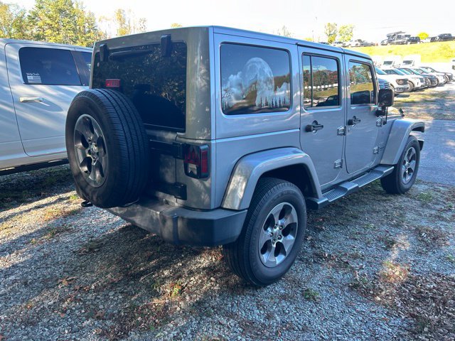 Used 2016 Jeep Wrangler Unlimited Sahara w/ Connectivity Group AWD/4WD image 3
