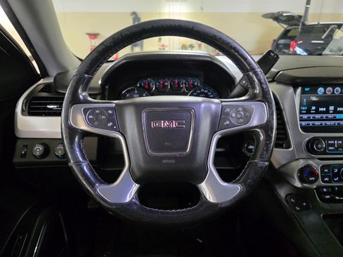 Used 2019 GMC Yukon XL SLT AWD/4WD image 33
