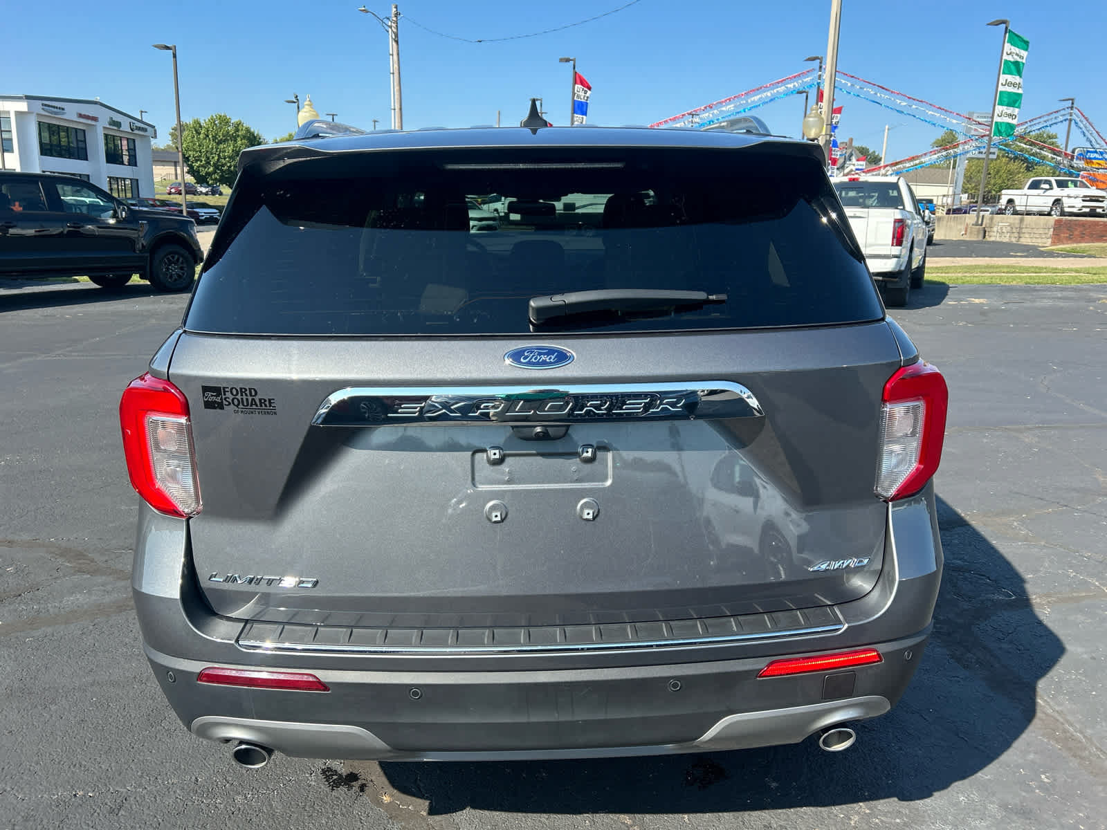 Used 2023 Ford Explorer Limited w/ Equipment Group 301A AWD/4WD image 6