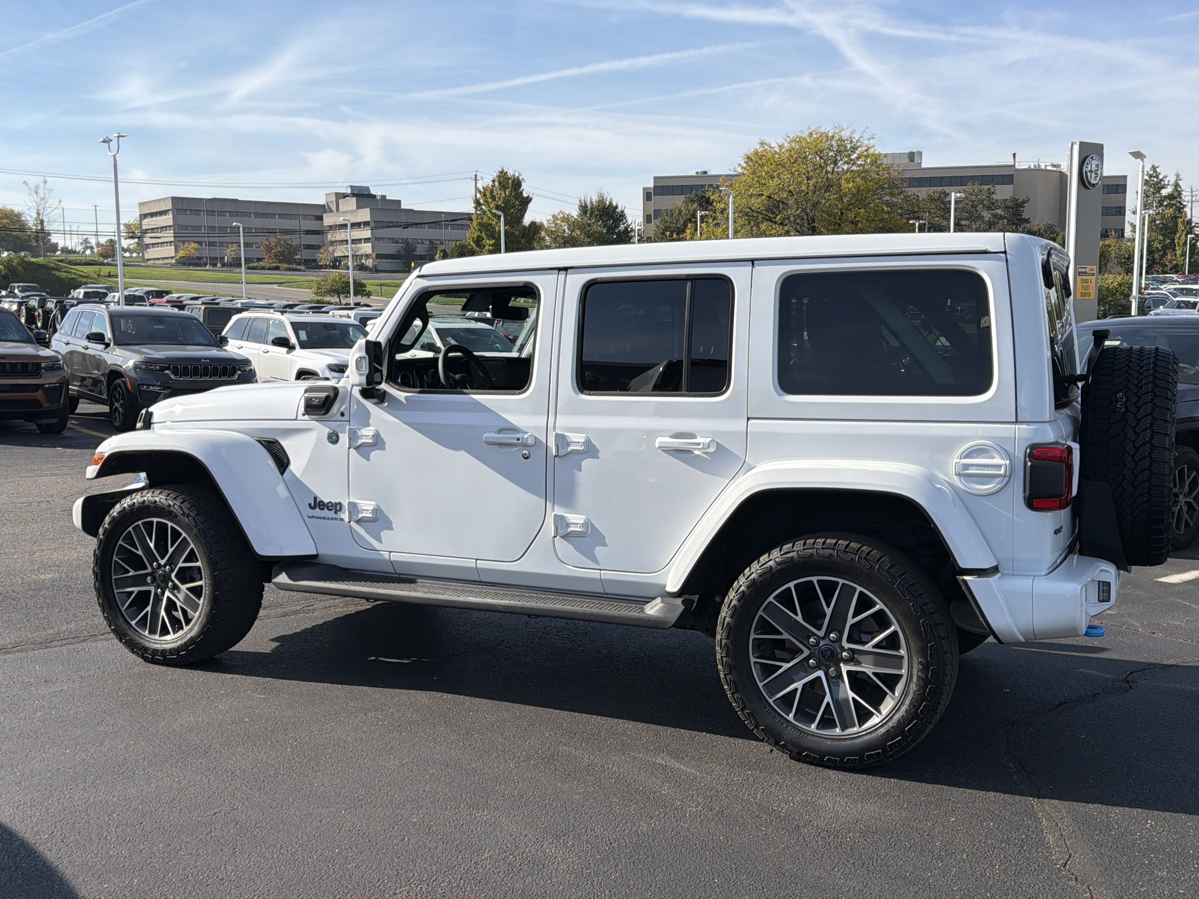 Used 2024 Jeep Wrangler High Altitude AWD/4WD image 6