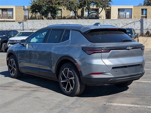 New 2026 Chevrolet Equinox EV LT image 10