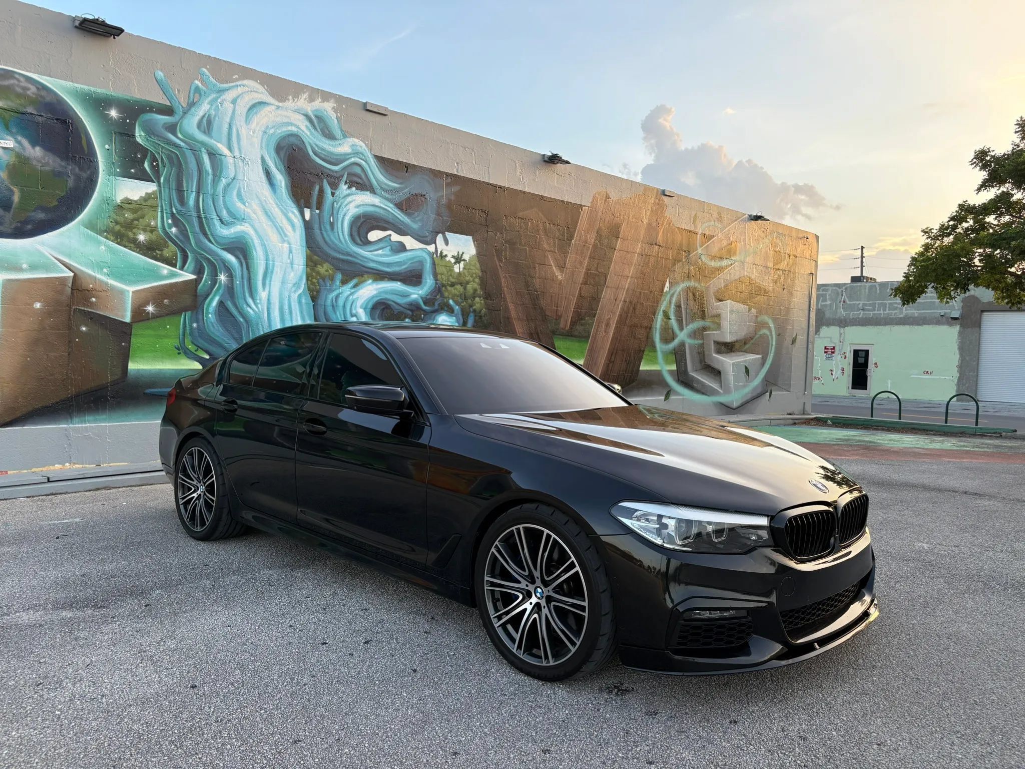 Used 2019 BMW 540i w/ M Sport Package RWD image 4