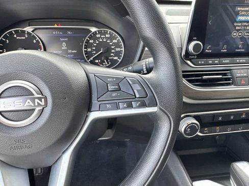 Used 2025 Nissan Altima 2.5 SV image 41