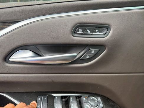 Used 2022 Cadillac Escalade ESV Sport w/ Touring Package image 32