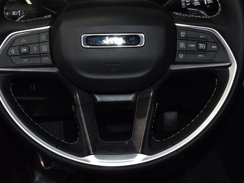 New 2025 Jeep Grand Cherokee Limited w/ Trailer Tow Package image 24