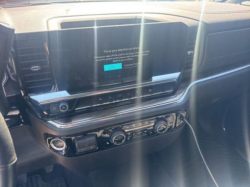 Used 2024 Chevrolet Silverado 1500 LT image 6