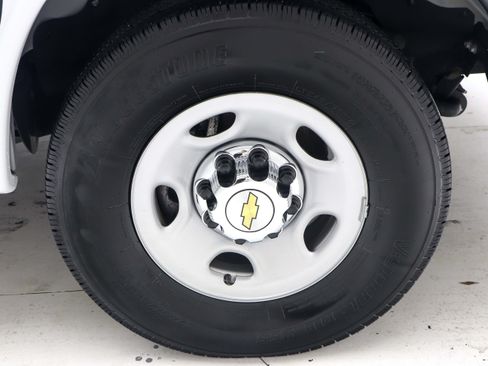 Used 2025 Chevrolet Express 3500 LT w/ LT Preferred Equipment Group RWD image 31