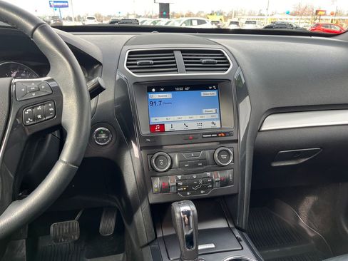 Used 2017 Ford Explorer XLT w/ Equipment Group 202A image 27