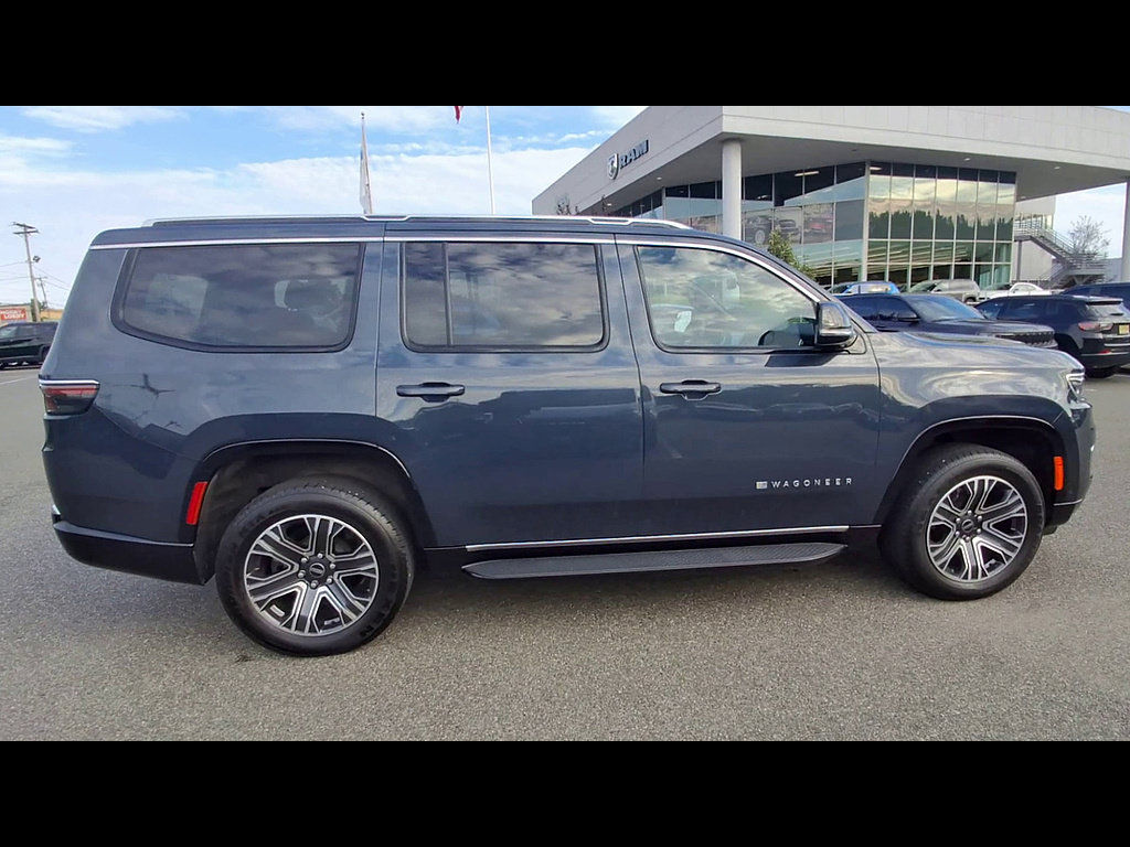 Used 2025 Jeep Wagoneer 4WD image 9