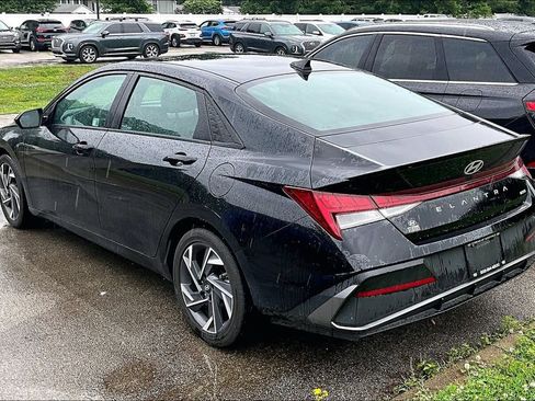 Used 2025 Hyundai Elantra SEL FWD image 5
