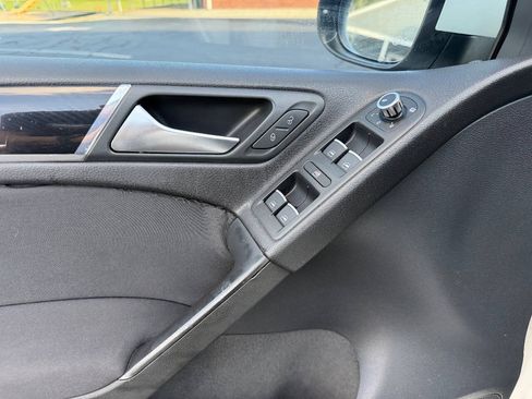 Used 2013 Volkswagen GTI 4-Door FWD image 11