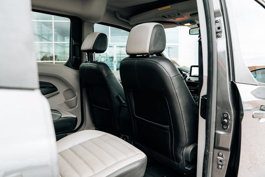Used 2019 Ford Transit Connect Titanium w/ Titanium Premium Package FWD image 40