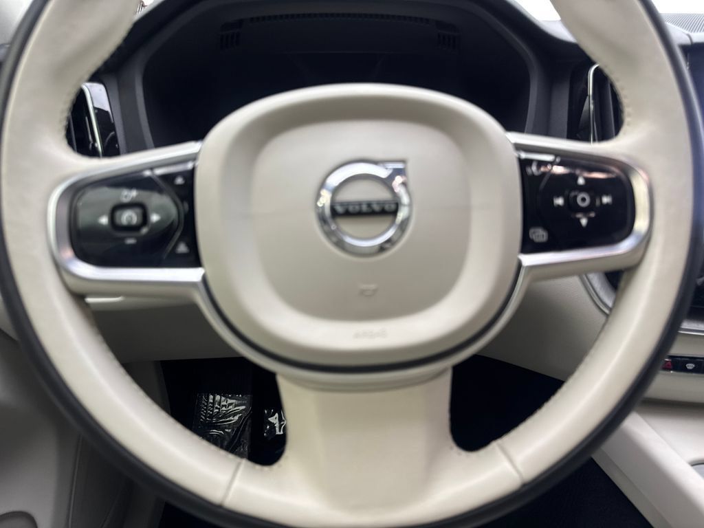 Used 2024 Volvo XC60 B5 Plus w/ Protection Package Premier AWD/4WD image 58