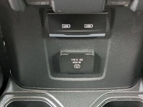 Used 2022 Jeep Gladiator Overland w/ Cold Weather Group AWD/4WD image 16