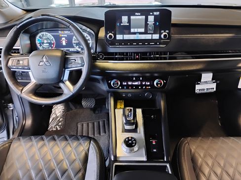 Used 2023 Mitsubishi Outlander SEL image 28