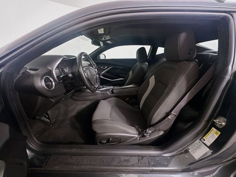 Used 2017 Chevrolet Camaro LT RWD image 13