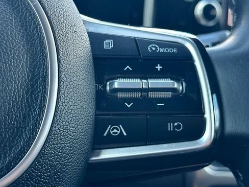 Used 2022 Kia Sorento S FWD image 19