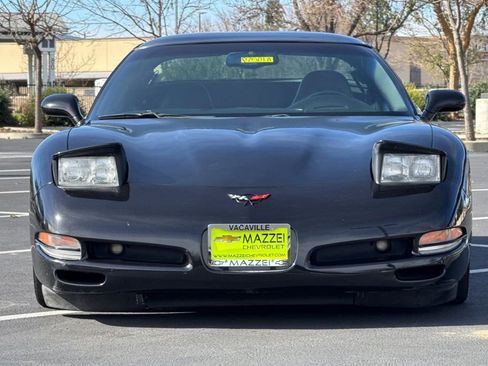 Used 2004 Chevrolet Corvette Coupe w/ Preferred Equipment Group RWD image 7