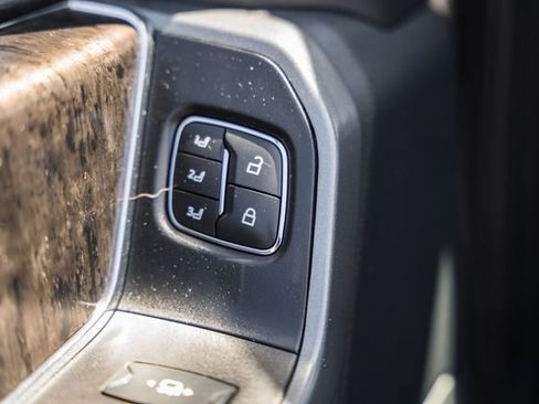 Used 2023 Ford F250 Lariat AWD/4WD image 42