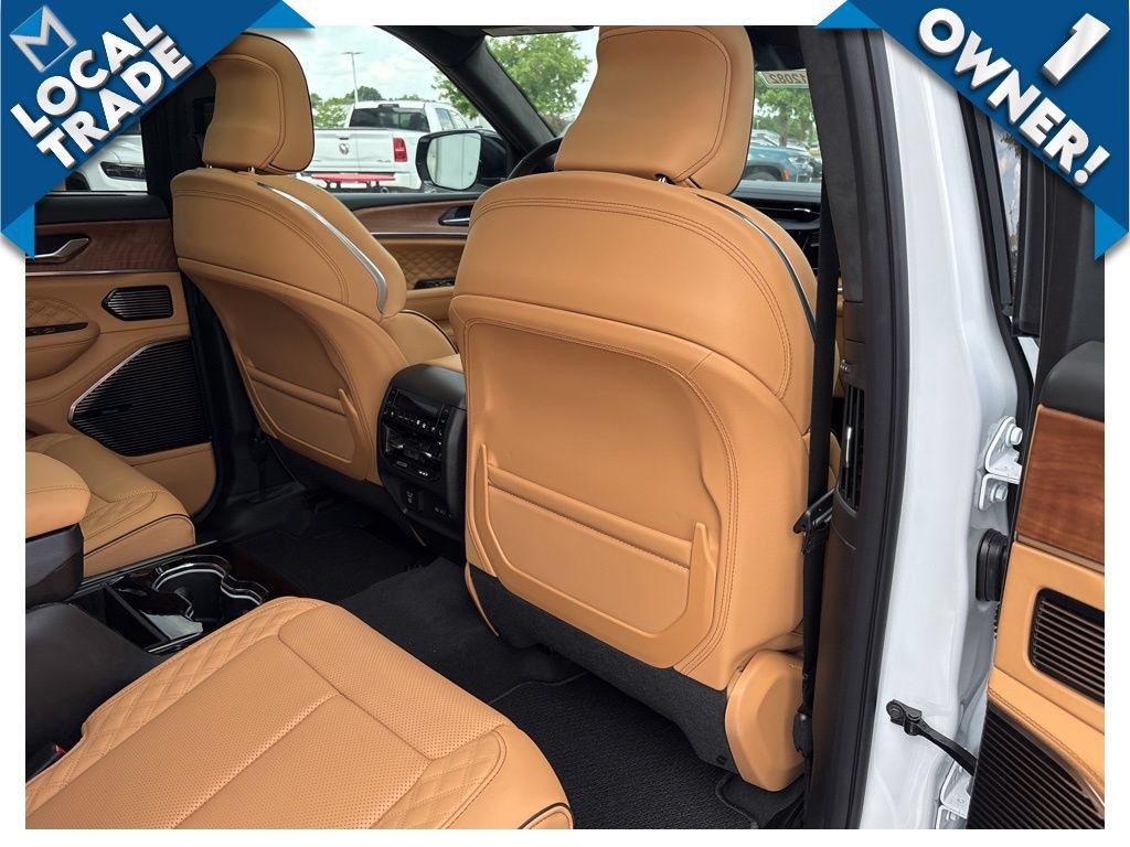 Used 2026 Jeep Grand Cherokee L Summit w/ Advanced Protech Group IV AWD/4WD image 46