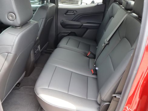 Used 2026 Chevrolet Colorado Trail Boss AWD/4WD image 33
