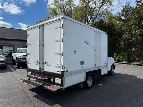 Used 2010 Chevrolet Express 3500 w/ Ambulance Package image 5