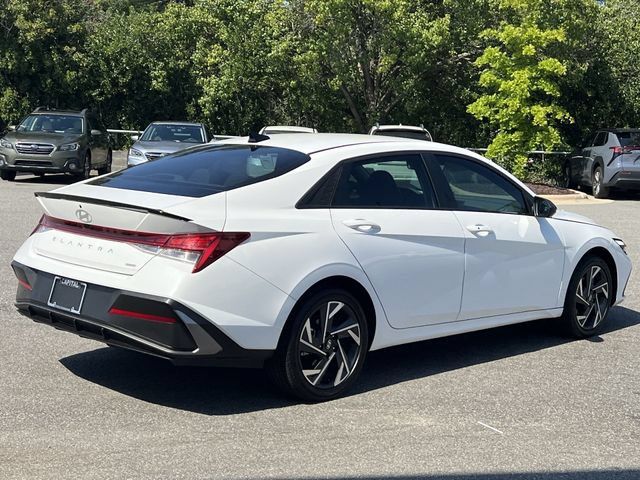 Certified 2025 Hyundai Elantra SEL FWD image 19