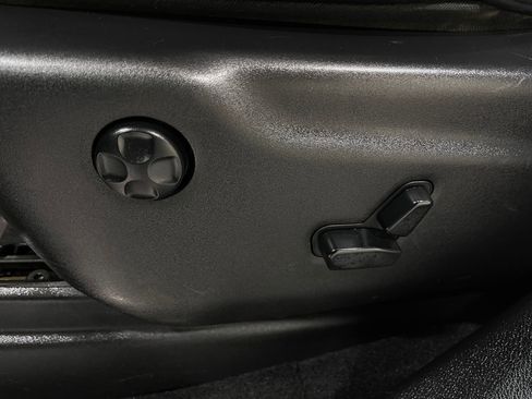 Used 2014 Jeep Grand Cherokee Overland image 17