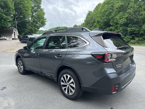Used 2022 Subaru Outback Premium AWD/4WD image 5